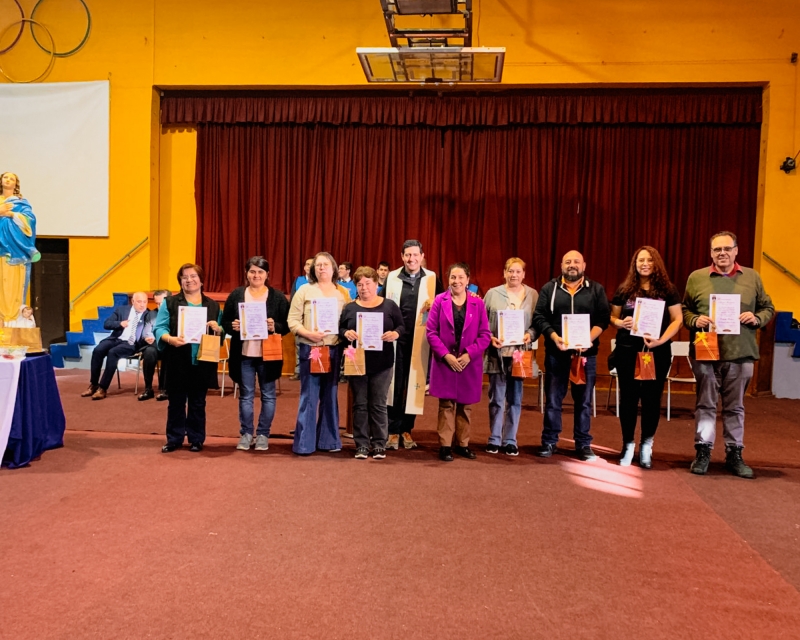 Inicio del Mes de María y Reconocimiento a Familias Salesianas