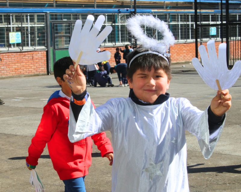 La Fiesta de la Luz: Celebración Colorida y Emotiva de Santos en la Arquidiócesis y en un Colegio Salesiano