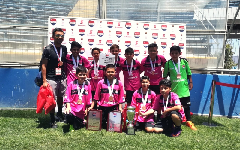 Presea bronceada para Equipo de Fútbol en Campeonato Nacional Infantil &quot;Scotiabank&quot;