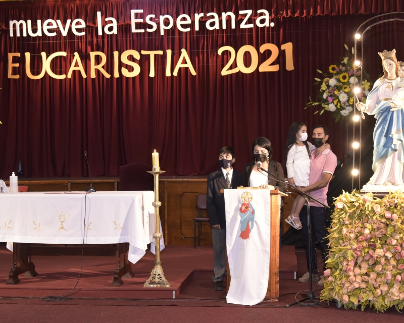 Estudiantes de 8° básicos concluyen su ciclo de enseñanza básica celebrando la eucaristía