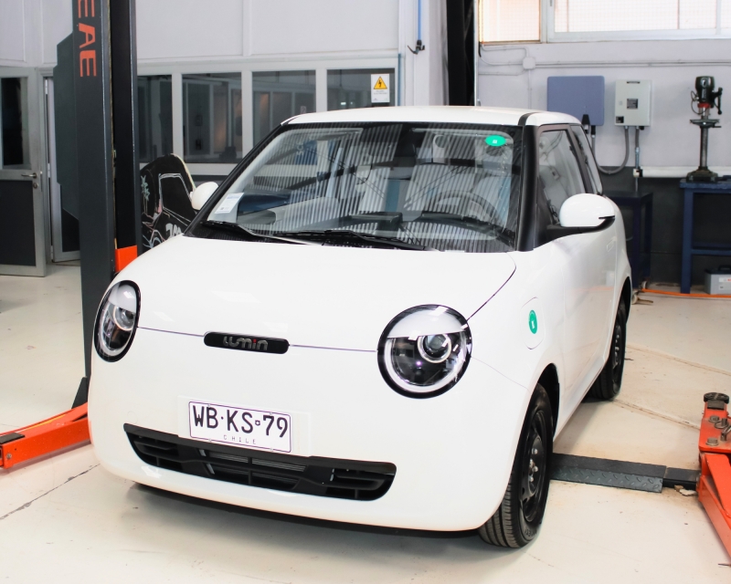 Colegio Salesiano de Concepción fortalece formación en electromovilidad con incorporación de vehículo eléctrico
