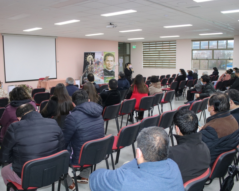 Mutual de Seguridad imparte charla socio emocional a los educadores salesianos