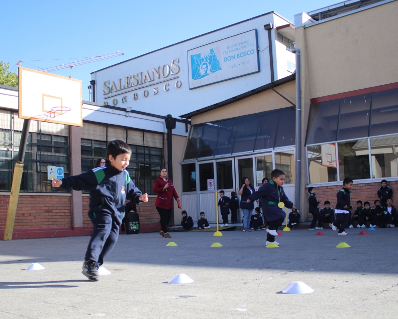 Colegio salesiano promueve valores y actividad física en encuentro deportivo para estudiantes de pre-kínder y kínder