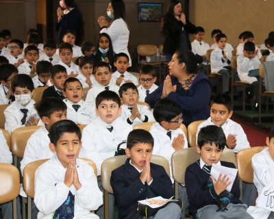 Nuestros estudiantes participan de un tiempo de Formación Espiritual