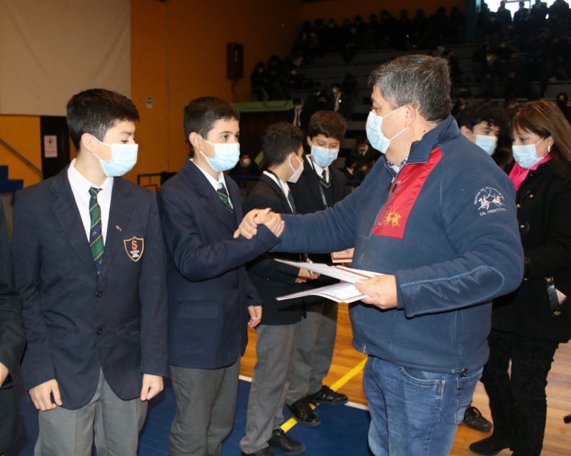 Reciben premios estudiantes ganadores de la Copa San José 2022