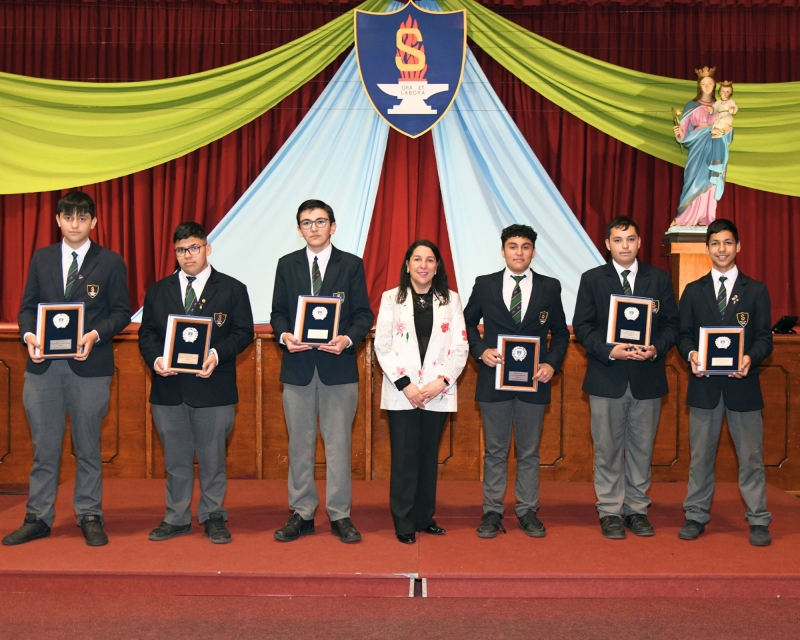Ceremonia de Premiaciones 2024: Reconociendo la Excelencia Salesiana